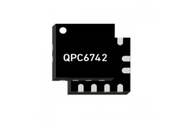 Wireless Communication Module QPC6742SR 75Ω SP4T Switch IC QFN-12 RF Switch IC