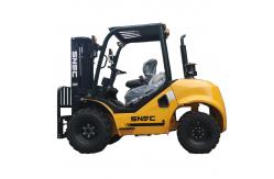 China China Off Road 2WD 4WD All Terrain Forklift With Japanese Engine supplier