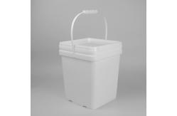 China 2KG Plastic Paint Bucket with Pouring Spout and Leakproof Design supplier
