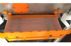 China 4G Internet Route Fresh Orange Juice Vending Machine With Auto Change System supplier