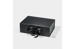 China Custom Magnetic Closure Folding Gift Box Packaging With UV Gold Foil Printing supplier
