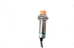 China IP67 Inductive Proximity Switch M18 Red LED Detect Sensor Working Status supplier