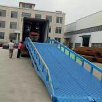 Tonglida Boarding Bridge Mobile Loading Ramp 8mm Anti Slip Mesh 5-15 Ton Load Capacity for sale