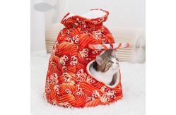 China Warm Cat Litter Cat Sleeping Bed With Shoulder Strap 580g supplier