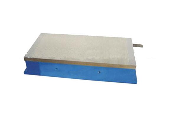 Dense pole magnetic chuck