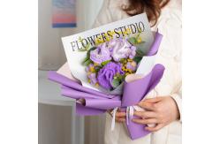 China 40x30cm Carnation Knitted Yarn Bouquet Beautiful Mother's Day Present supplier