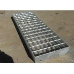 Non Slip Steel Stair Treads Grating / Galvanized Stair Treads Q235 Material for sale