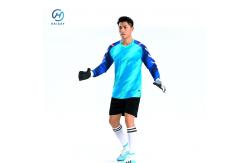 China Football Teams Customized Goalkeeper Uniform Set with Quick Dry Material supplier