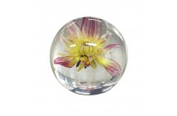 China 3D Crystal Paperweight Ball , Custom Paperweight With Flowers Inside supplier