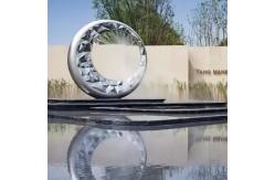 China High End Modern Stainless Steel Statue With Brush Technique Polished Mirror Finish supplier