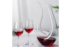 China Clear 1600 Ml U-Shape Luxurious Elegant Glass Wine Decanter For Home supplier