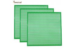 China Bee Queen Excluder Beehive Green Elliptical Hole Plastic Excluder supplier