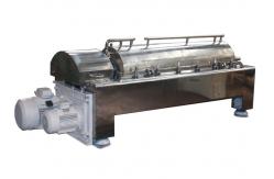 China 2 Phase Decanter Centrifuges For Sludge Concentrated Dewatering System 35kw supplier