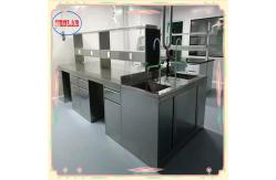 China Polished Lab Workbench With Integral Structure Bolt Connection Installation Method supplier