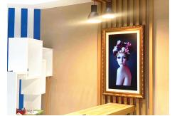 China Interactive Touch Screen LCD Digital Signage For Small Business Multi Language supplier