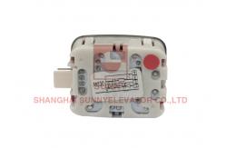 China Easy Installation Square Elevator Stop Button / Push Button Switch 45x32x18mm supplier