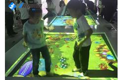 China Trampoline Interactive Floor Projector With One Camera Wireless Mouse Keyboard supplier