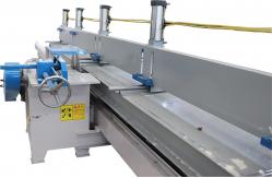 China Wider Wood Edges Cutting Saw, Circular Edger Sawmill with Working Table supplier