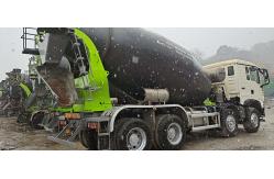 China Zoomlion HOWO Used Concrete Mixer Truck Second Hand 6.87L Engine Displacement supplier