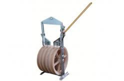 China Nylon Large Diameter Pilot Wire Rope Stringing Blocks supplier