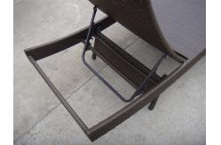 China Metal Frame And Orange Wicker Rattan Sun Lounger For Beach supplier