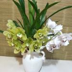 Supply 5 artificial flower bouquets for decoration with film high simulation creativity for sale