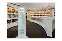 China Slim Design Cell Phone Charging Stations Kiosk Quick Charge with Advertising Screen supplier