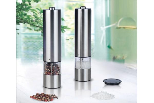 Electric salt & pepper mill with light