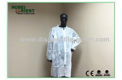 China General Disposable Medical Lab Coat Waterproof For Doctors With Zip Closure supplier