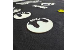 China Matte Surface Silicone Heat Transfer Logo Flat Screen Printing Logo Customized supplier