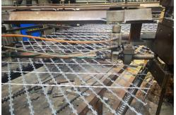 China Welded Galvanized Concertina Razor Barbed Wire Fencing With Loops For Protection supplier
