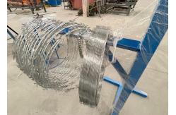 China Welded Galvanized Concertina Razor Barbed Wire Fencing With Loops For Protection supplier
