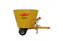 China Dairy Farm 4m Cub Small Vertical TMR Mixer For Sheep supplier