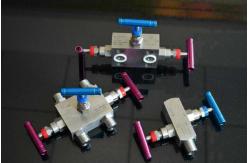 China SS304 Pressure Transmitter Manifold High Pressure 3 5 Way supplier