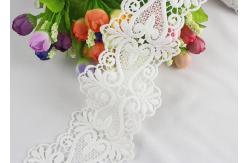 China 100% Cotton Water Soluble Double Edged Scalloped Lace Fabric Enviormental Friendly supplier