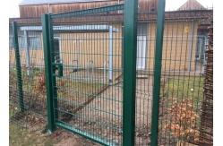China HGMT Round Post 3D Mesh Metal Garden Fence Gate supplier