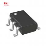 AD8057ARTZ-REEL7 Amplifier IC Chips SOT-23-5 Package Voltage Feedback Low Noise Typical Supply Current At 5V for sale