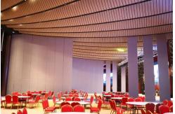 China Sliding Aluminium Door Office Soundproof Folding Partitions Movable Wooden Panel supplier