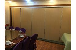 China Lightweight Sliding Folding Exhibition Partition Walls Hang Track On The Ceiling supplier