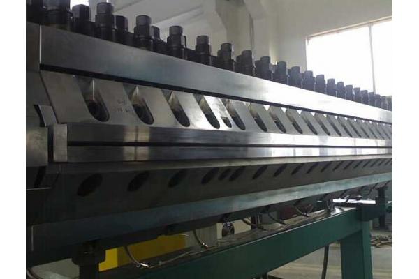 PVC Wavy Plate Plastic Extrusion Machine For Gallery and Clapboard