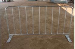 China hot dipped galvanized fence panel temporary crowd control barrier supplier