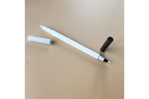 Precise Liquid Eyeliner Pencil with Nib Head