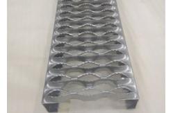 China 5 Diamonds Walkway Channel Grip Strut Grating Perforate Metal Plank Grating Antirust supplier