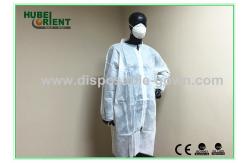 China CE MDR 22 - 55gsm Single Use Lab Coat With Zip Closure supplier