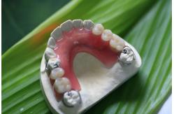 China Partial Flexible Invisible Denture For Anterior Teeth supplier