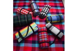 China Acrylic Fabric Checkered Picnic Floor Mat With Waterproof PEVA Backing supplier