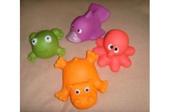 China Soft Bath Rubber Squirt Water Toy Floating Ocean Animal Shaped 10cm Width supplier