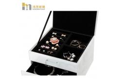 China Anti Scratch Jewelry Organizer Box / Glass Jewelry Box For Necklaces supplier