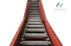 China OEM Custom Enclosed Submerged Scraper Conveyor For Sawdust Wood Chip supplier