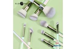 China 12pcs Clear Plastic Handle Brushes Custom Cosmetic Brushes With Laser Design supplier